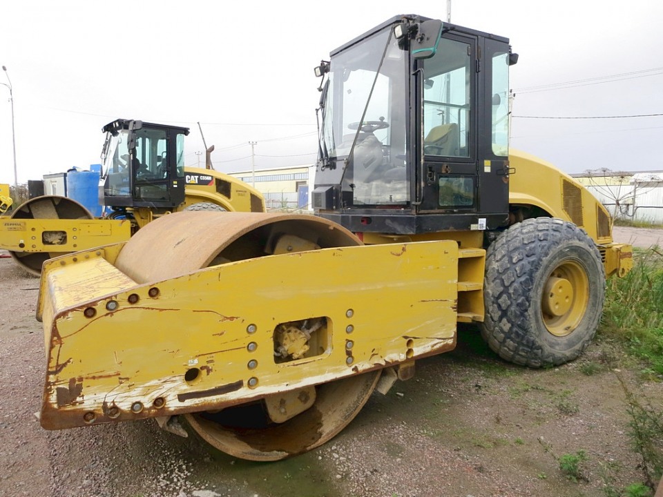  Каток Caterpillar CS76  2013 года