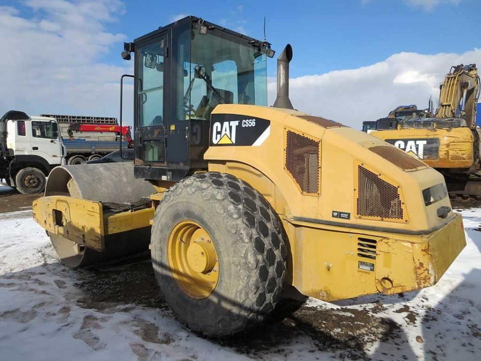  Каток Caterpillar CS56  2011 года