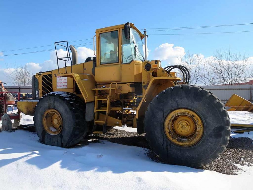  Погрузчик фронтальный Volvo L 220 E  2005 года