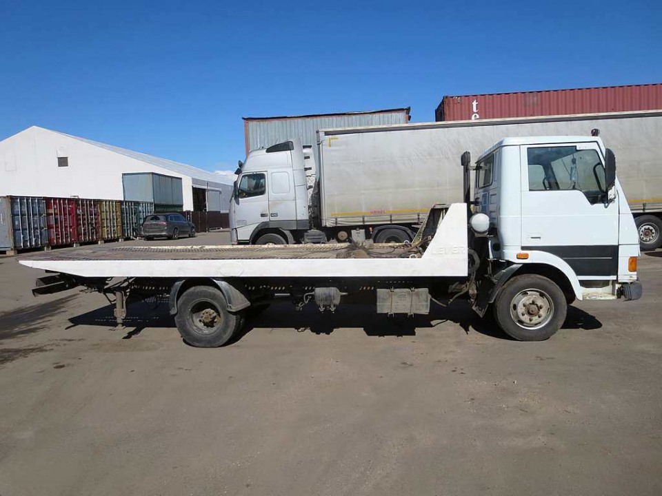  Эвакуатор  TATA 613  2012 года