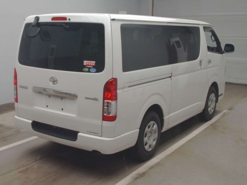  TOYOTA HIACE VAN