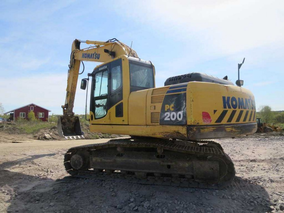  Экскаватор  KOMATSU 200  2014 года