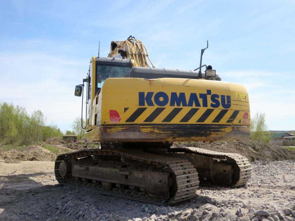  Экскаватор  KOMATSU 200  2014 года
