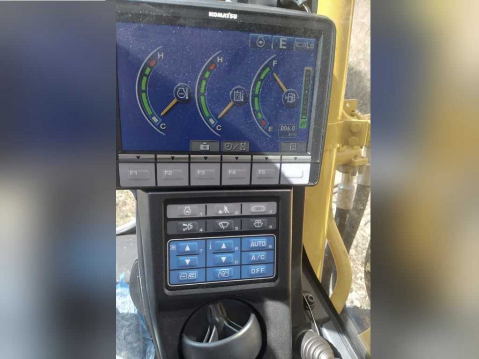  Экскаватор  KOMATSU 300  2021 года