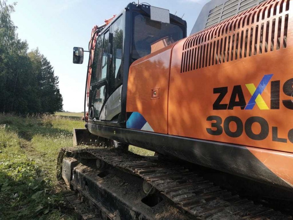  Экскаватор  HITACHI 300  2020 года