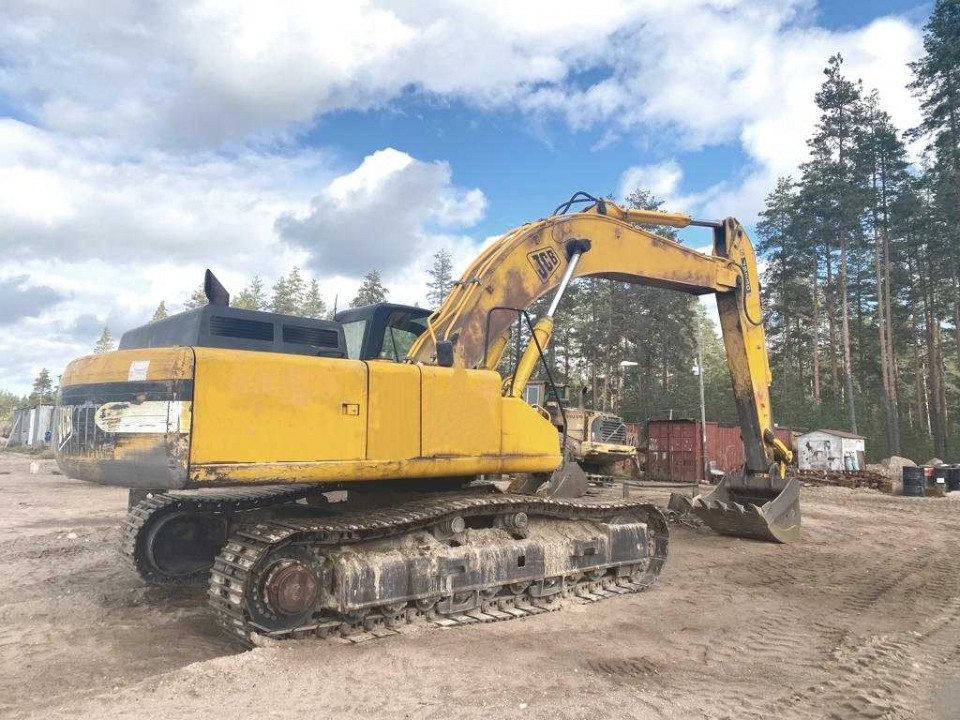  Экскаватор JCB 330  2006 года