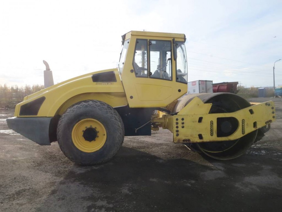  BOMAG 213  2008 года