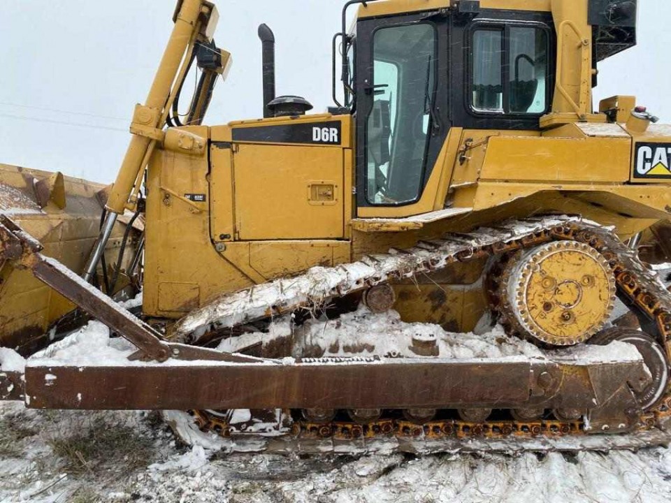  Бульдозер Caterpillar CAT D6R  2011 года
