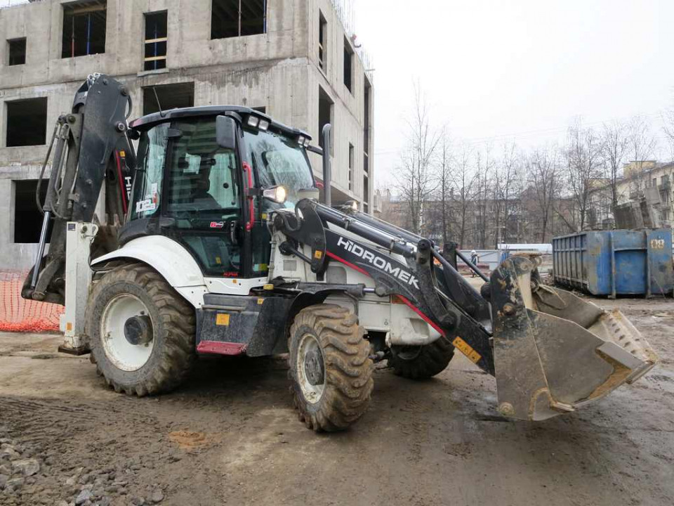  Экскаватор-погрузчик  HIDROMEK 102  2021 года