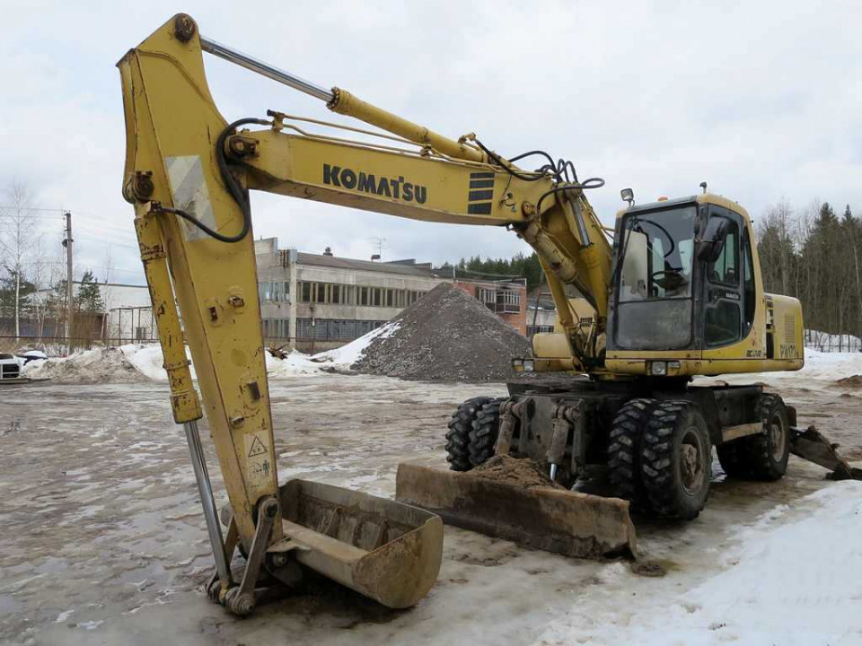  Колесник KOMATSU 170  2001 года