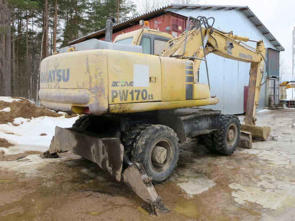  Колесник KOMATSU 170  2001 года