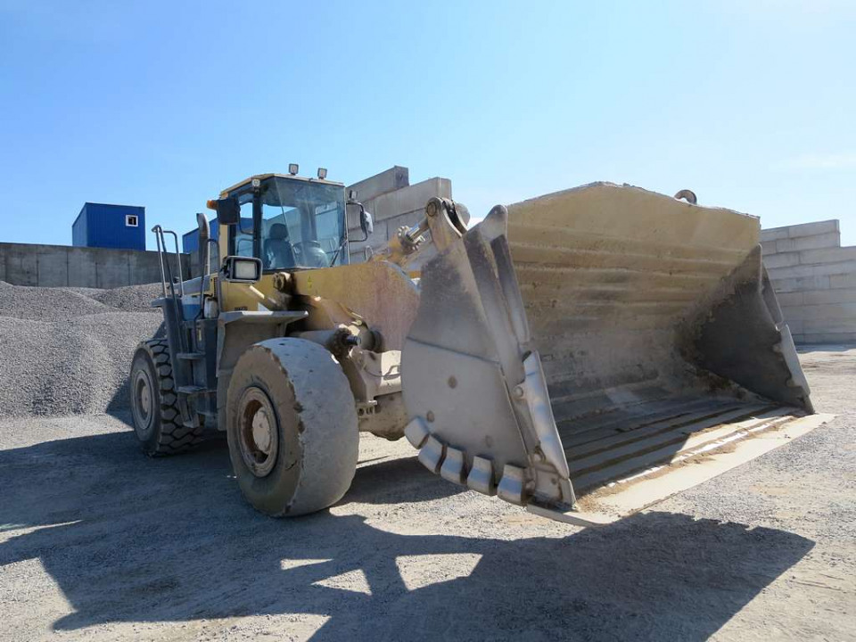  Погрузчик фронтальный  KOMATSU 470  2013 года