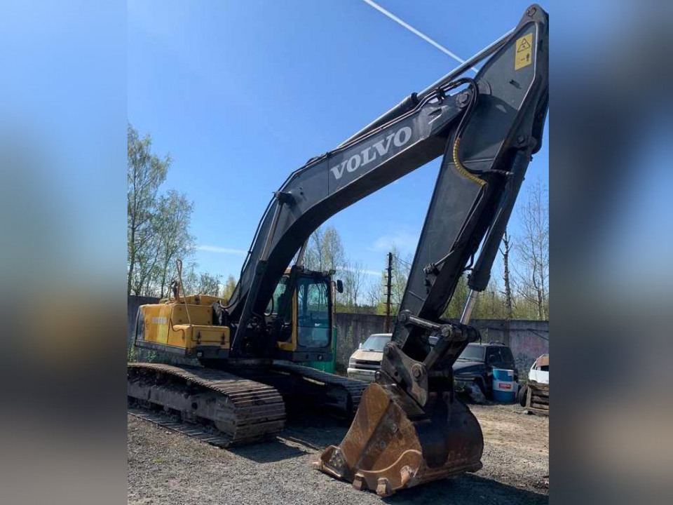  Экскаватор Volvo 290  2011 года