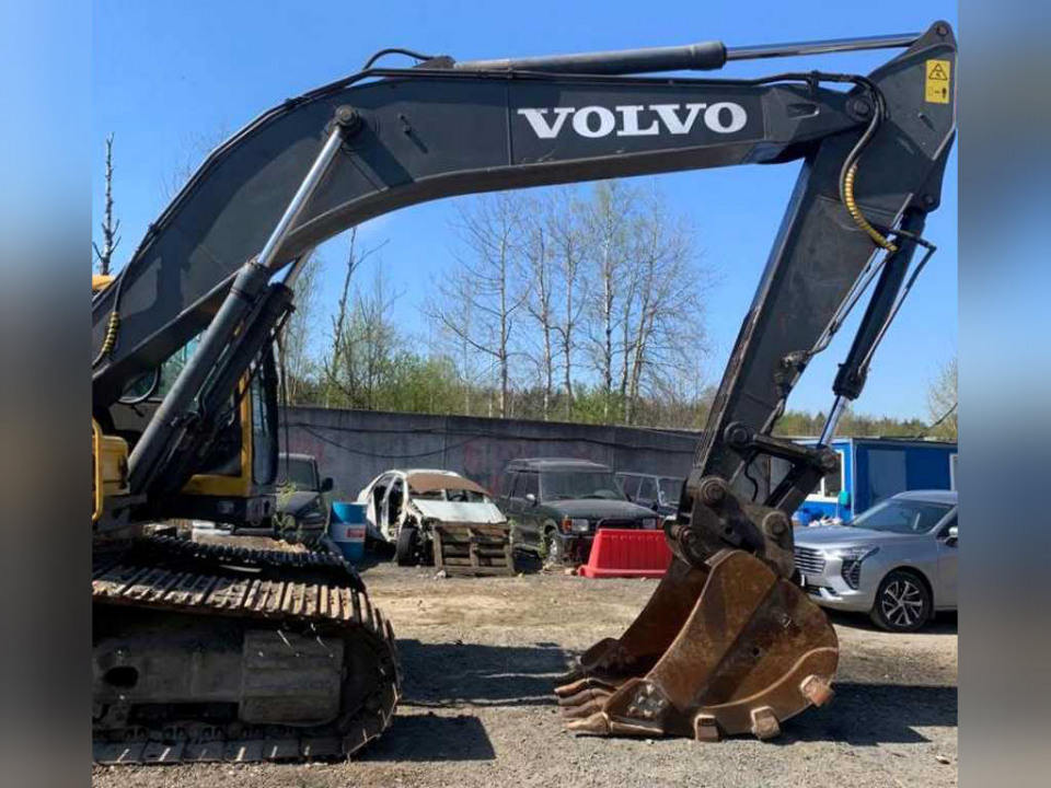  Экскаватор Volvo 290  2011 года