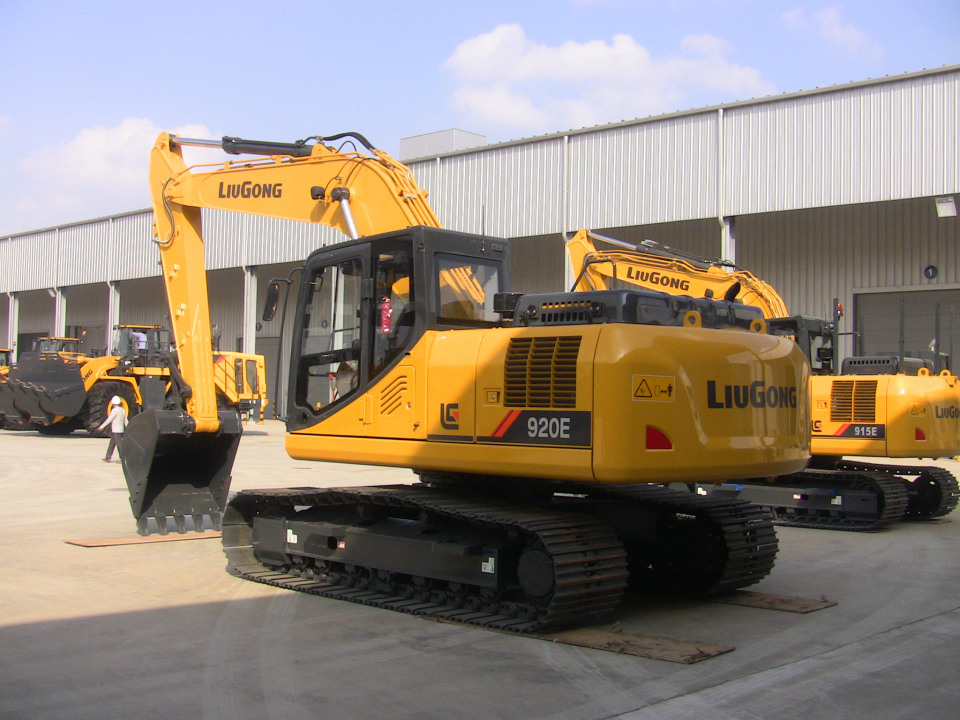  Экскаватор CLG 920E  2023 года