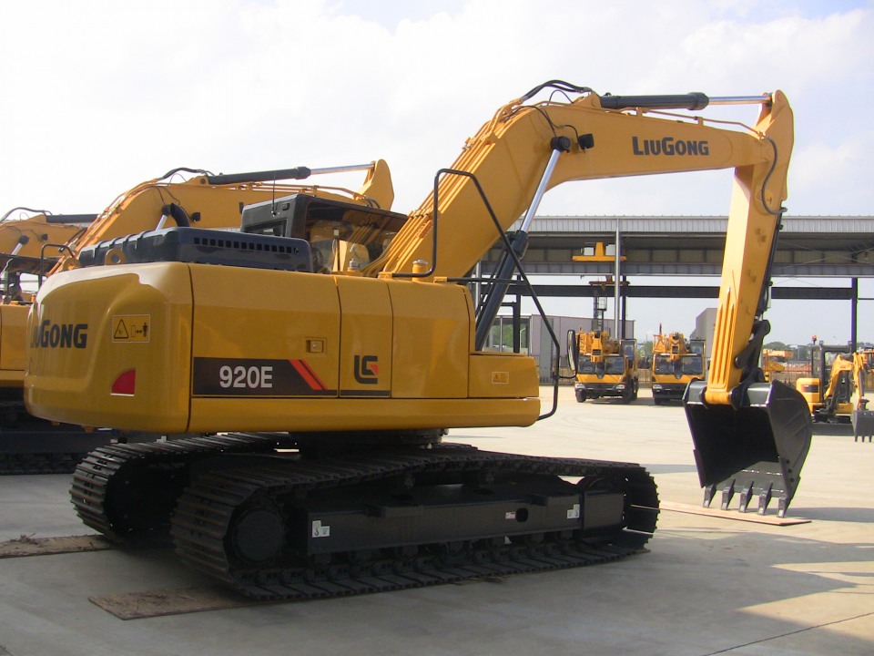  Экскаватор CLG 920E  2023 года