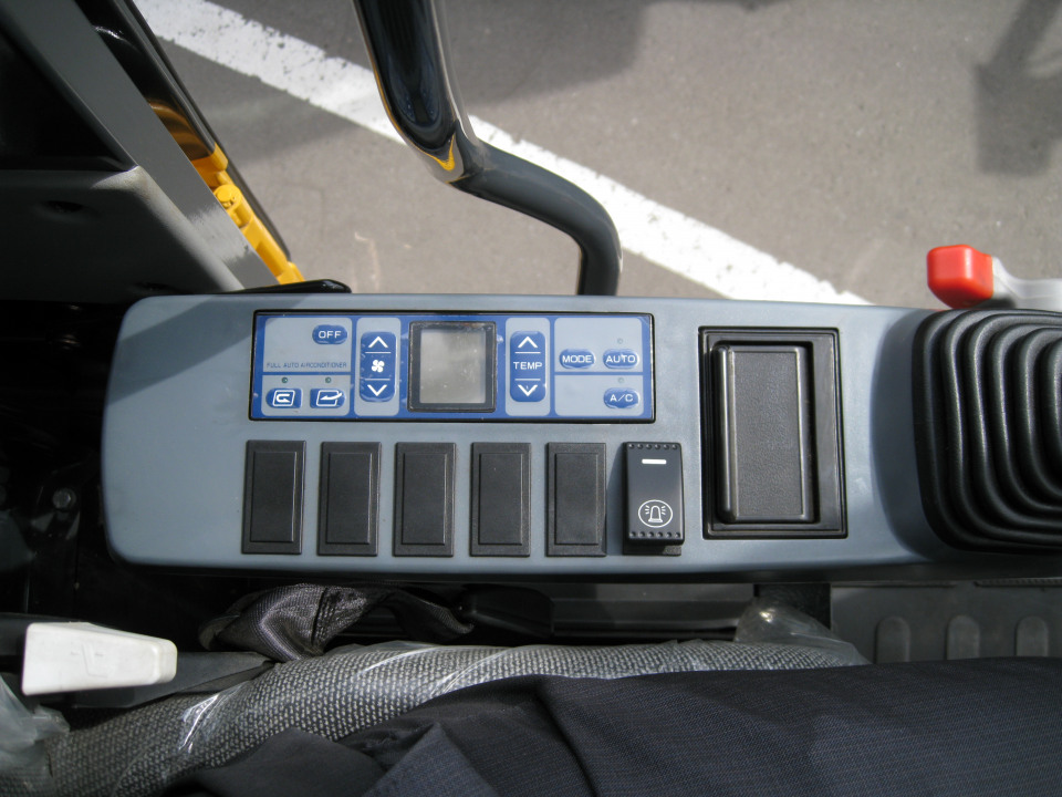  Экскаватор CLG 920E  2023 года