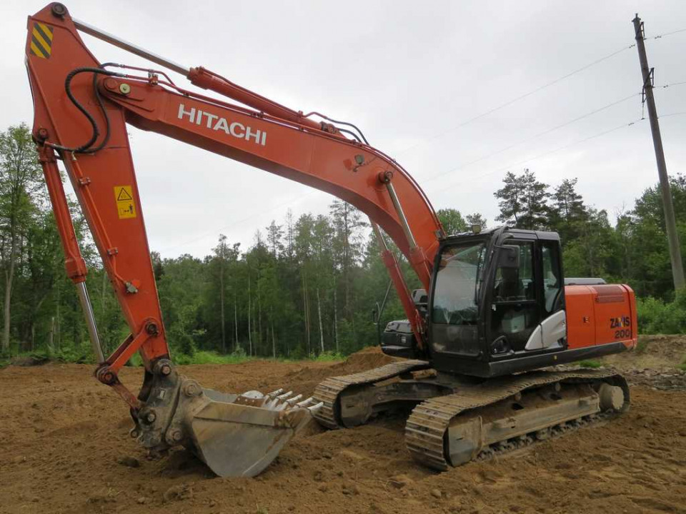  Экскаватор Hitachi 200  2021 года