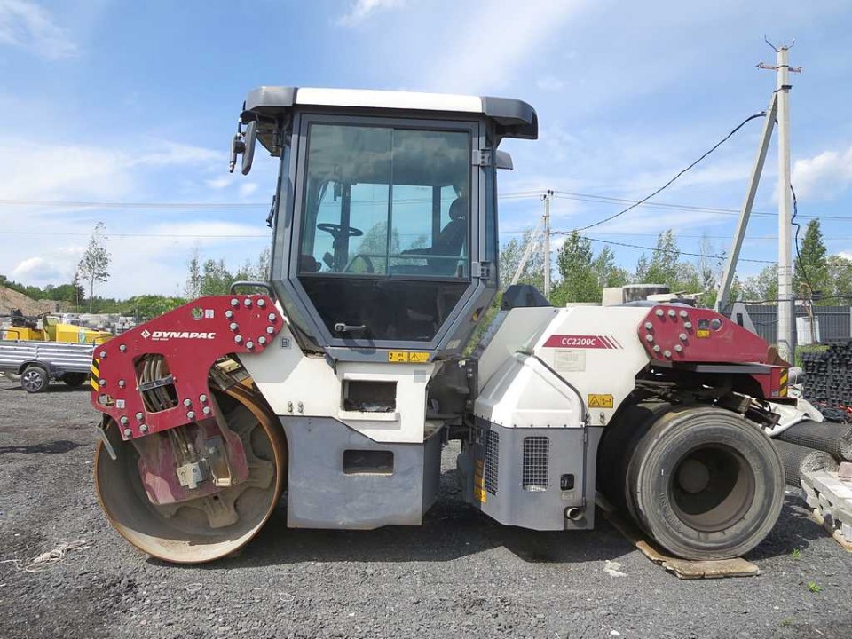 Dynapac CC2200C  