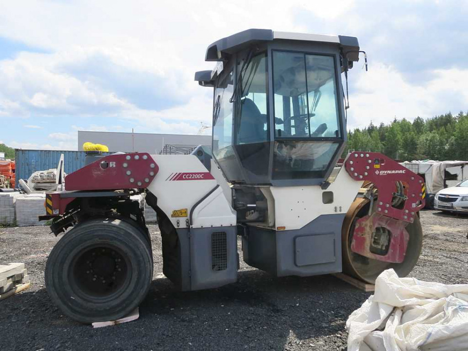 Dynapac CC2200C  