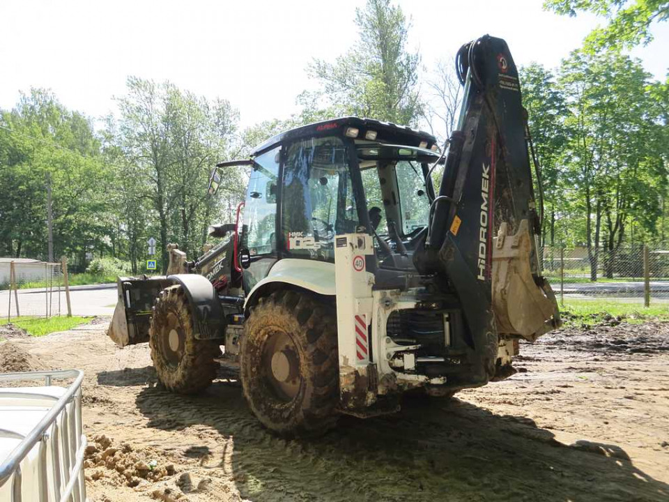  Экскаватор-погрузчик  HIDROMEK 102 S  2021 года