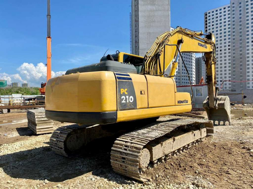  Экскаватор  KOMATSU 210  2007 года