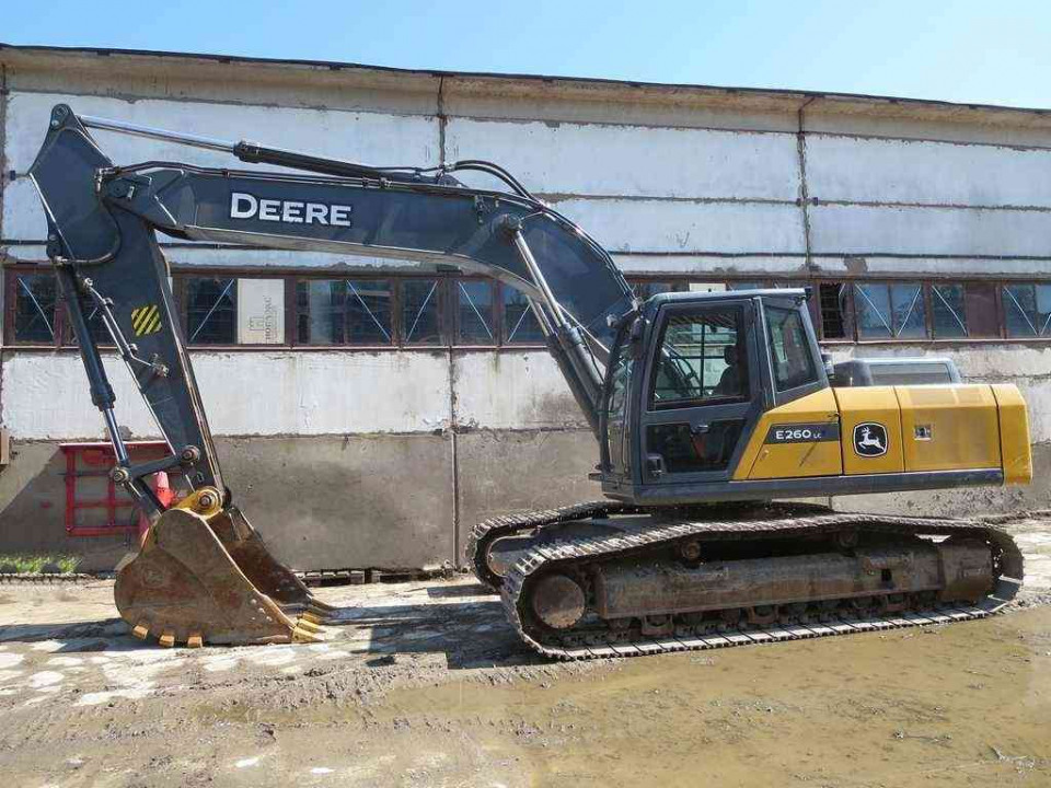  Экскаватор John Deere E 260 LC  2021 года