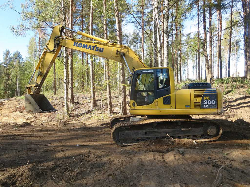  Экскаватор  Komatsu 200  