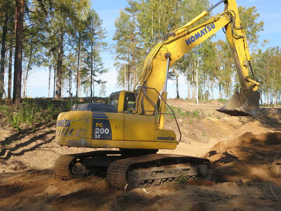  Экскаватор  Komatsu 200  