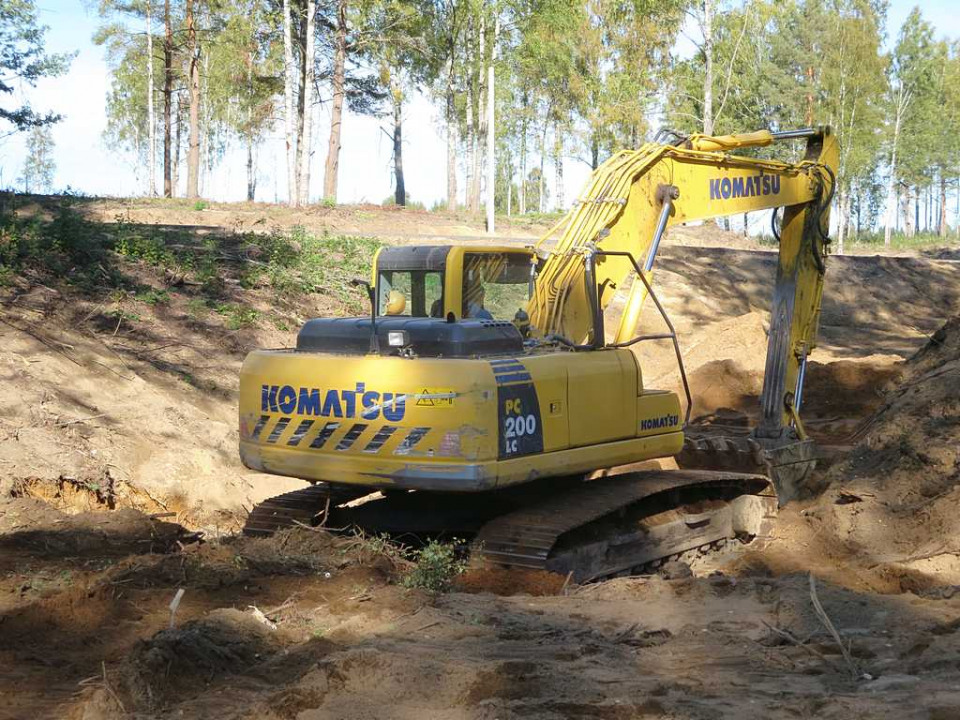  Экскаватор  Komatsu 200  