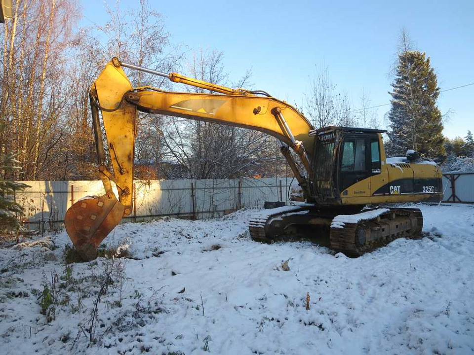 Экскаватор Caterpillar 325  2003 года
