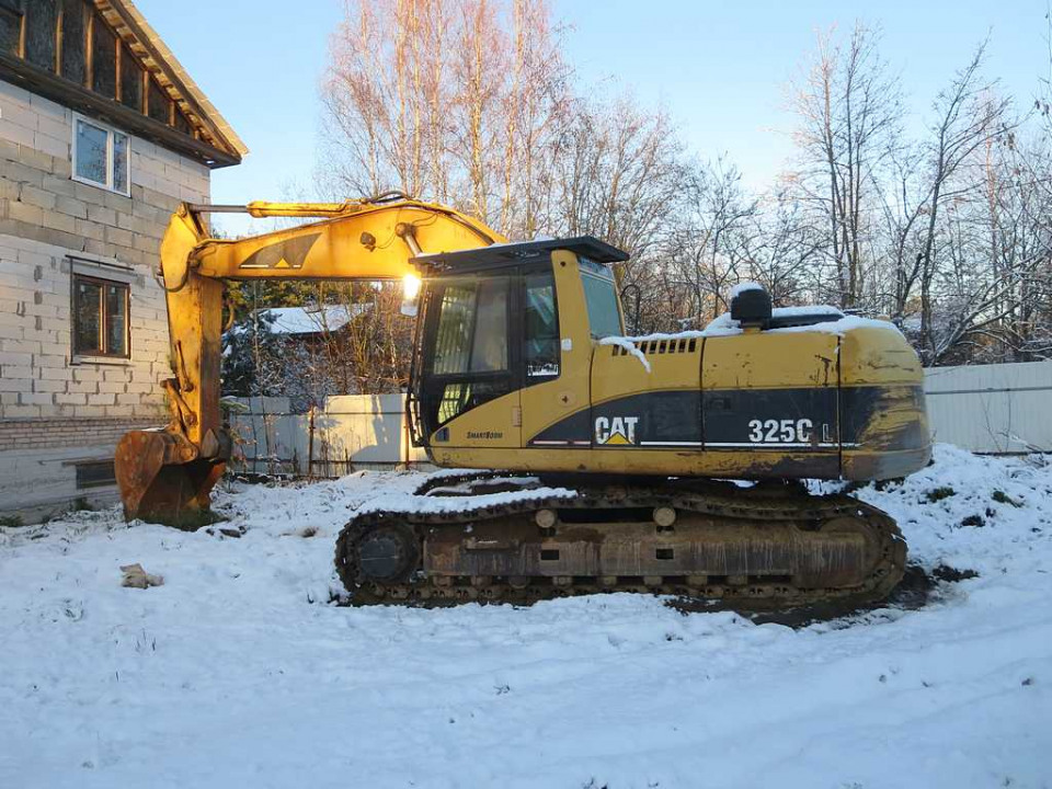  Экскаватор Caterpillar 325  2003 года