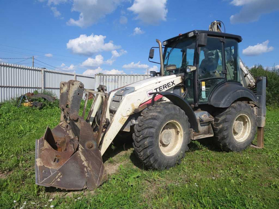  Экскаватор-погрузчик  TEREX 970 ELITE  2011 года