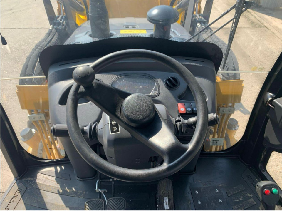  Экскаватор-погрузчик XCMG XC870HK  2024 года