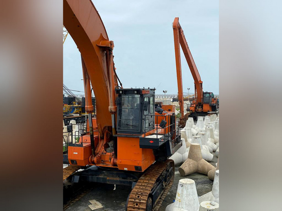  Экскаватор Hitachi EX1200 LONG REACH  2023 года