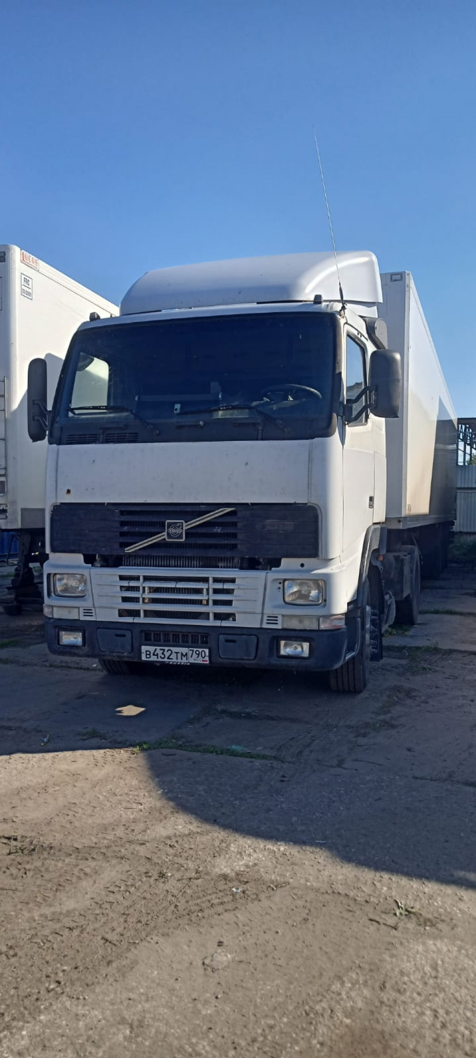 Volvo FH 12  1999 года, 4х2, 420 л.с.