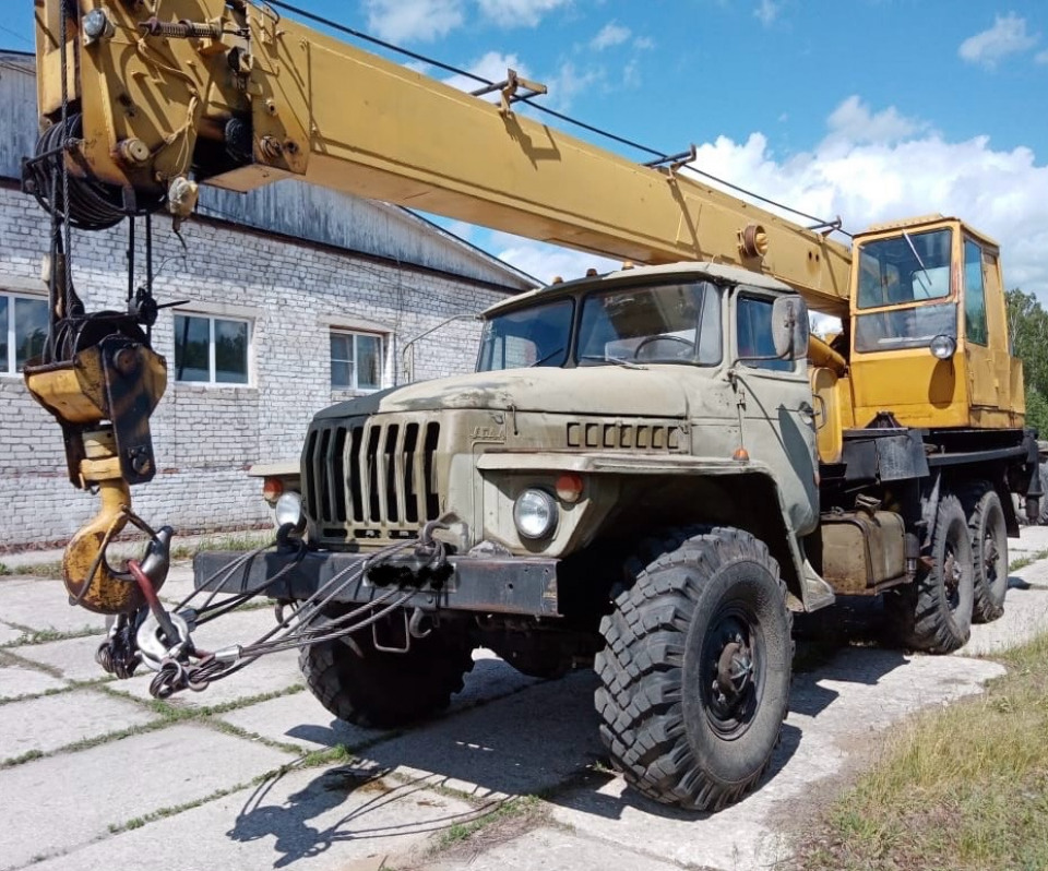  Автокран Урал Ивановец КС-35714  1993 года