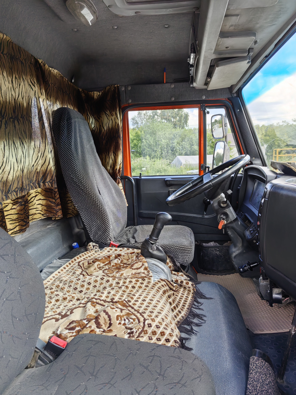 КамАЗ 65115  2014 года, 6х4, 298 л.с.