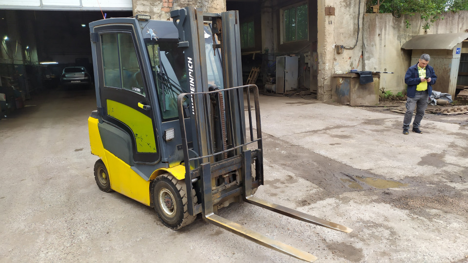  Погрузчик Daewoo Jungheinrich DFG 320  2015 года