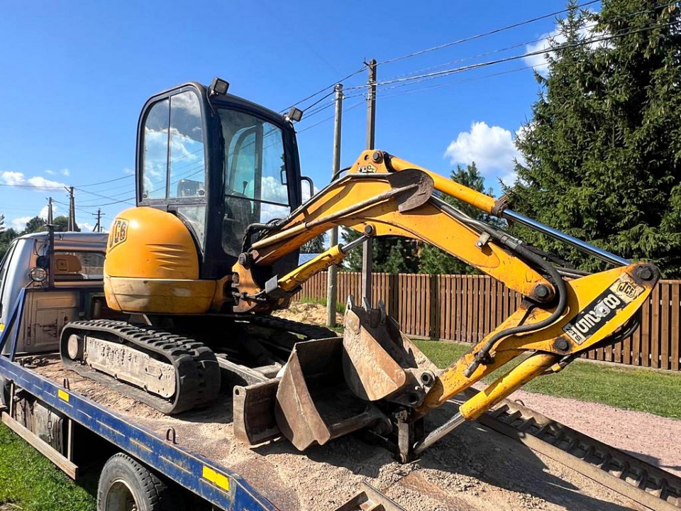 Миниэкскаватор JCB 8025 ZTS  