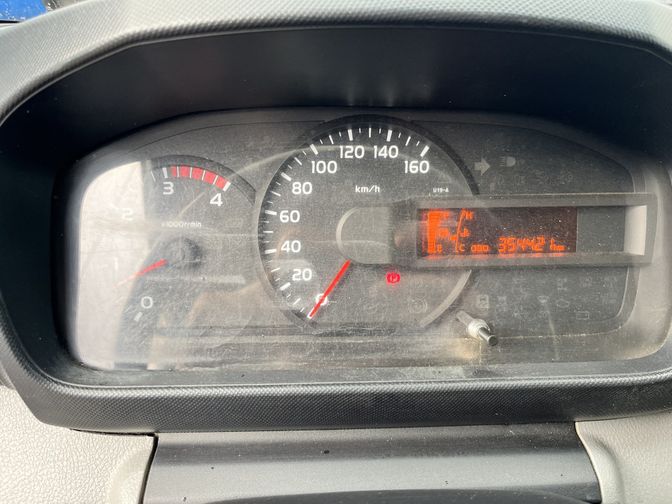 Hino 300  2014 года, 5000 т