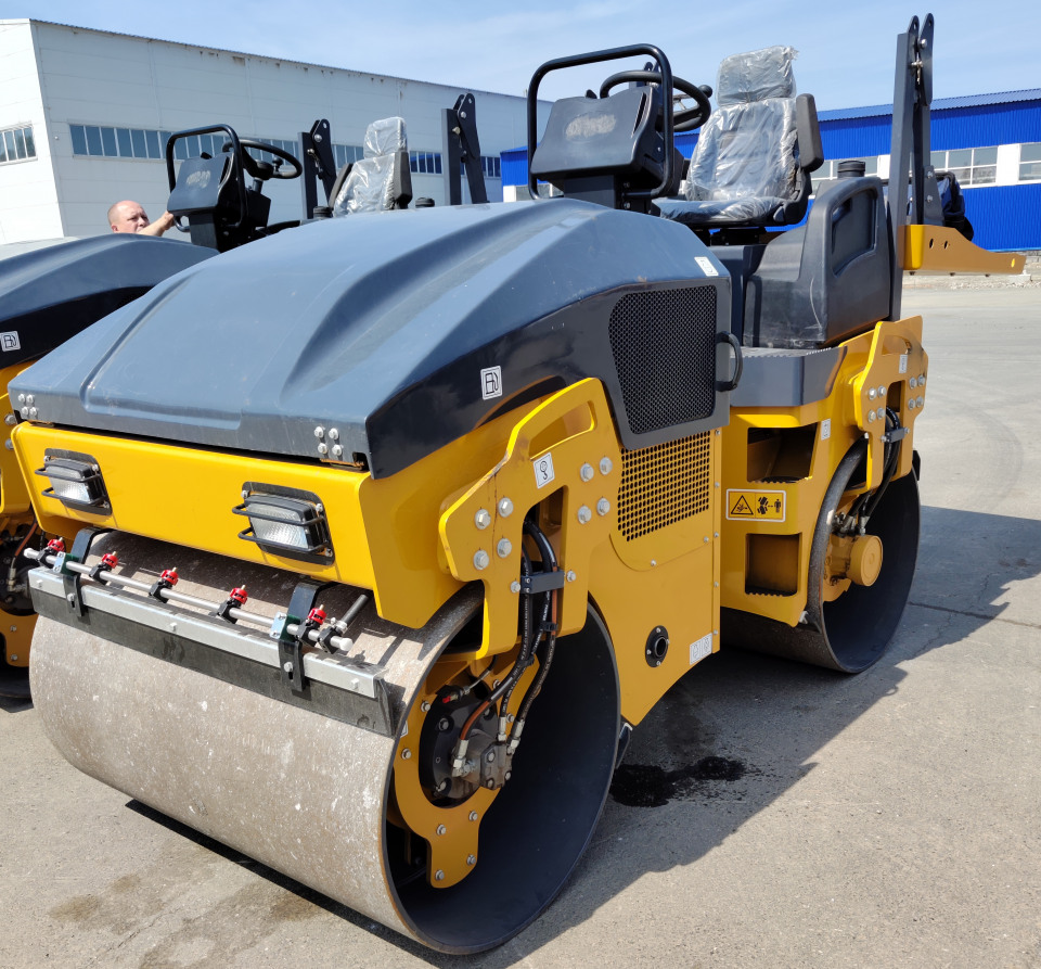  Каток  XCMG (TSM) XMR403  2024 года