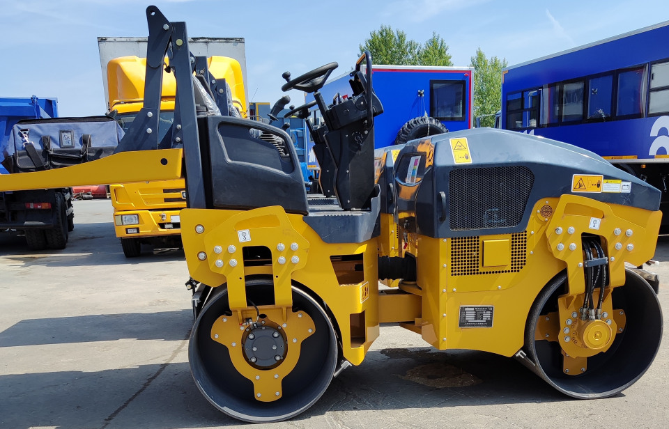  Каток  XCMG (TSM) XMR403  2024 года