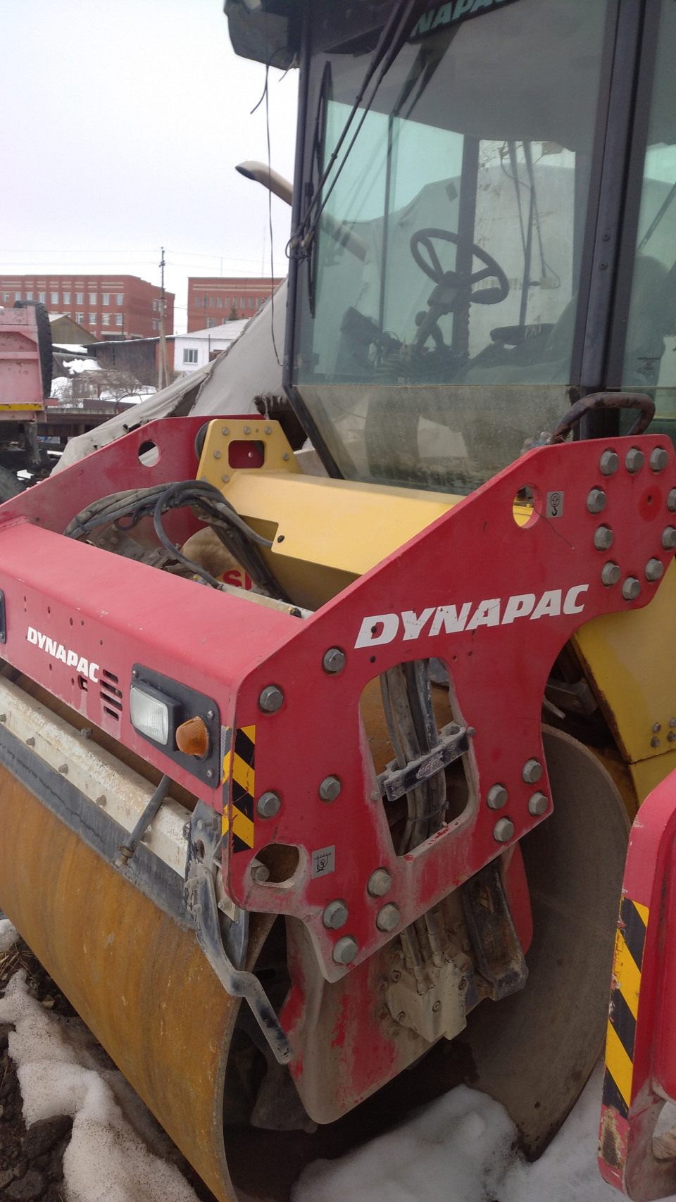  Каток  DYNAPAC CC224HF  2013 года