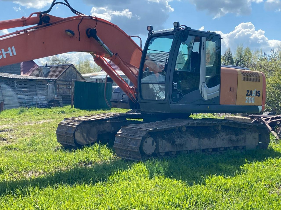  Экскаватор Hitachi ZX200LC  2006 года