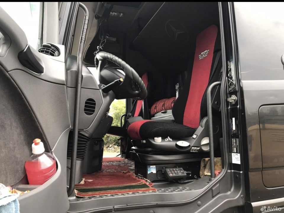 Mercedes Актрос 1832  2004 года, 10000 т