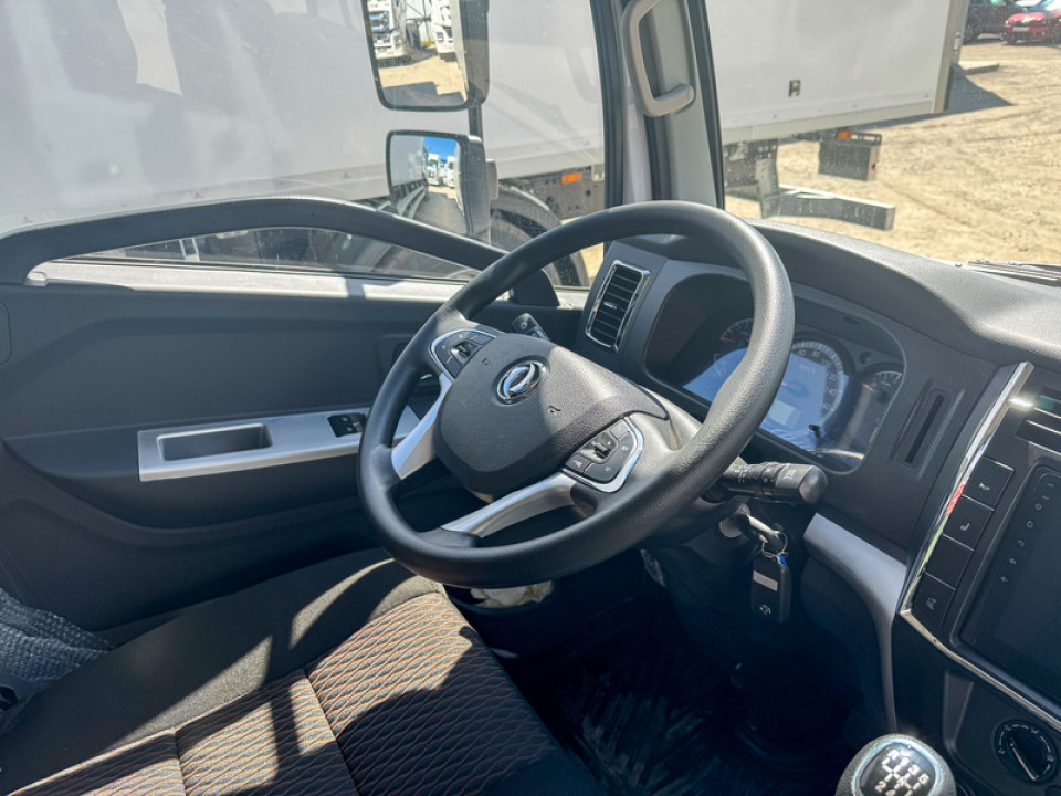 Dongfeng Изотермический фургон Dongfeng Z55L  2024 года, 4200 т