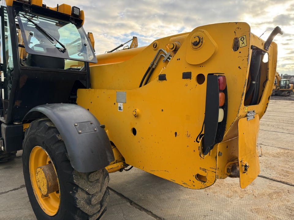 Погрузчик фронтальный JCB loadall 540-140  2007 года