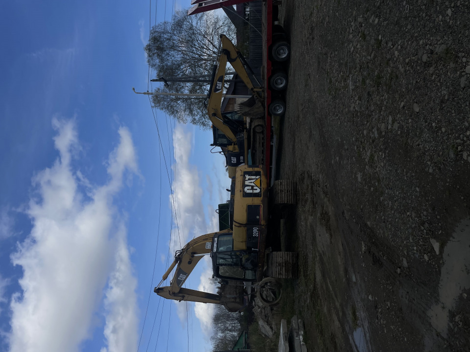  Экскаватор Caterpillar Cat 320  2006 года
