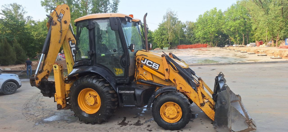  Экскаватор-погрузчик JCB 3 CX eco  2011 года